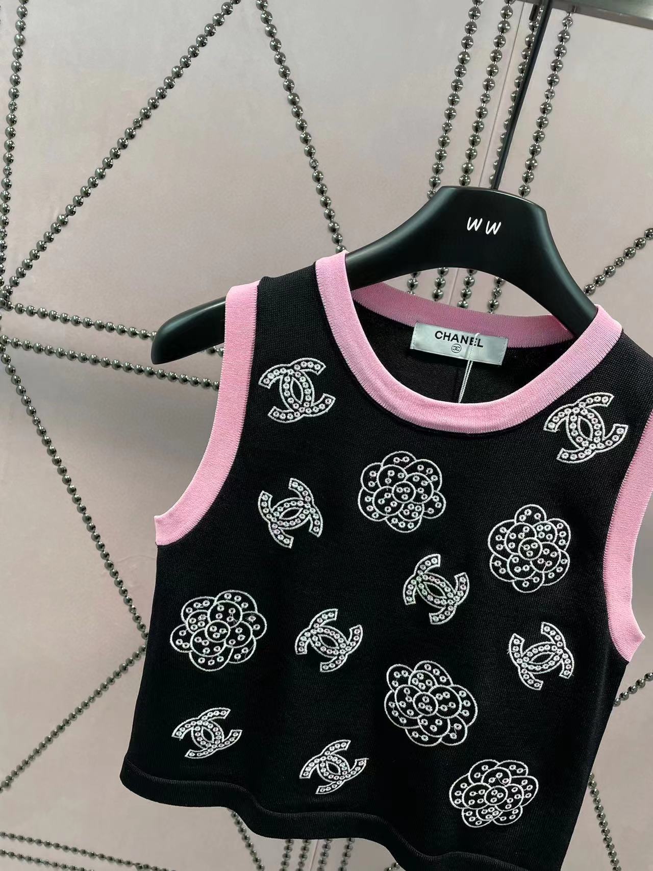 CHNAE1 カラーマッチングロゴ刺繍ベスト【 50％割引+送料無料】