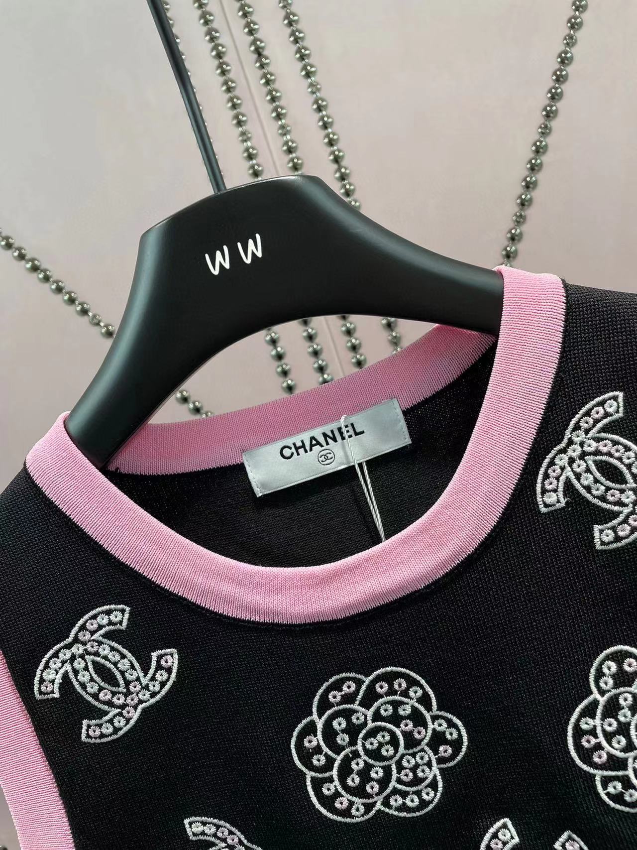 CHNAE1 カラーマッチングロゴ刺繍ベスト【 50％割引+送料無料】