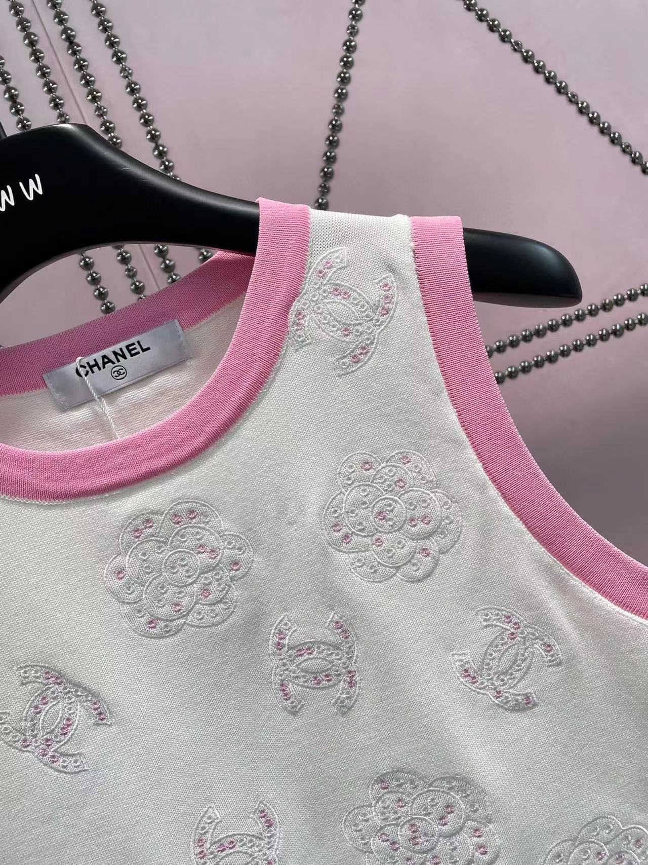 CHNAE1 カラーマッチングロゴ刺繍ベスト【 50％割引+送料無料】