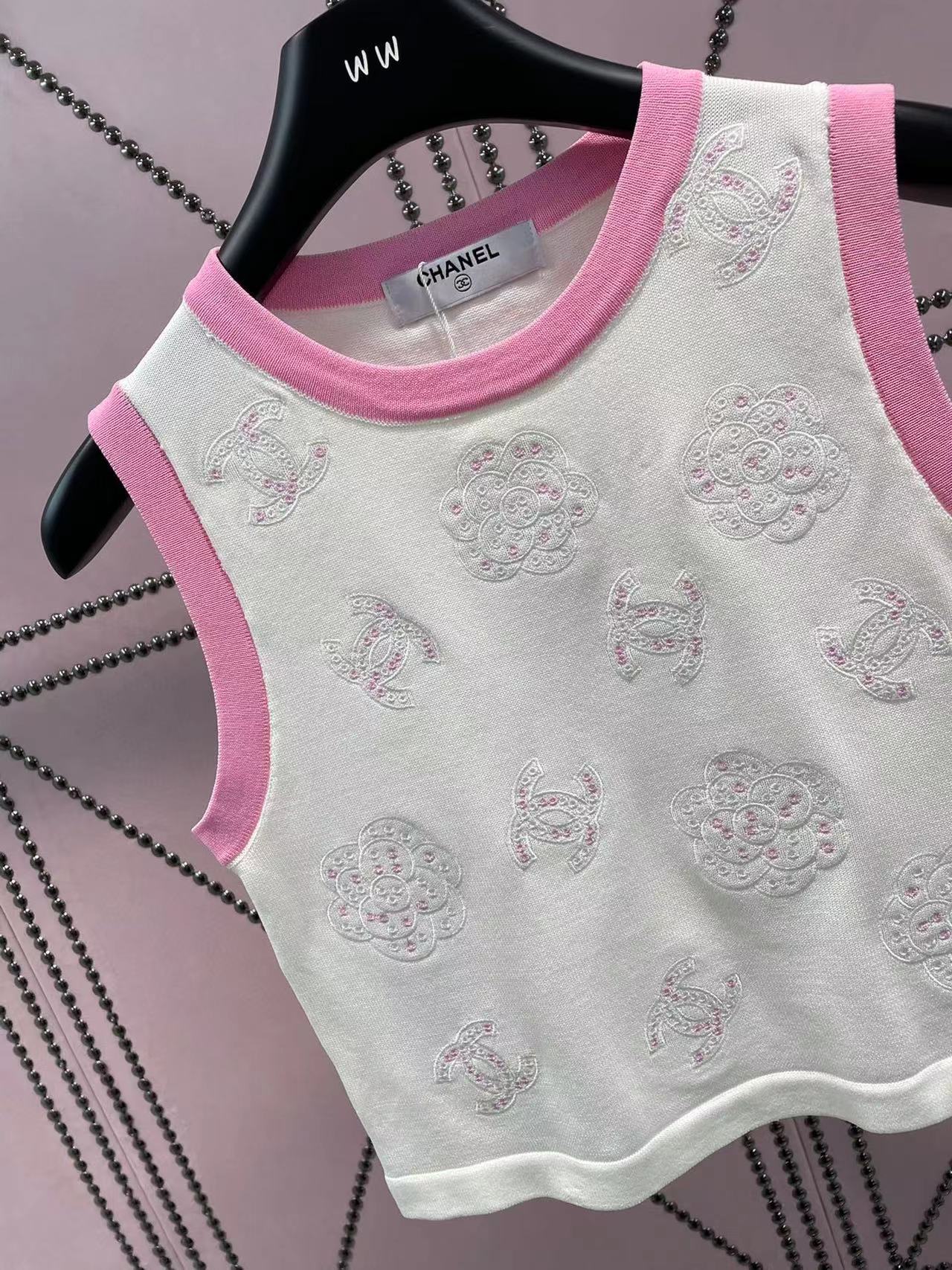 CHNAE1 カラーマッチングロゴ刺繍ベスト【 50％割引+送料無料】