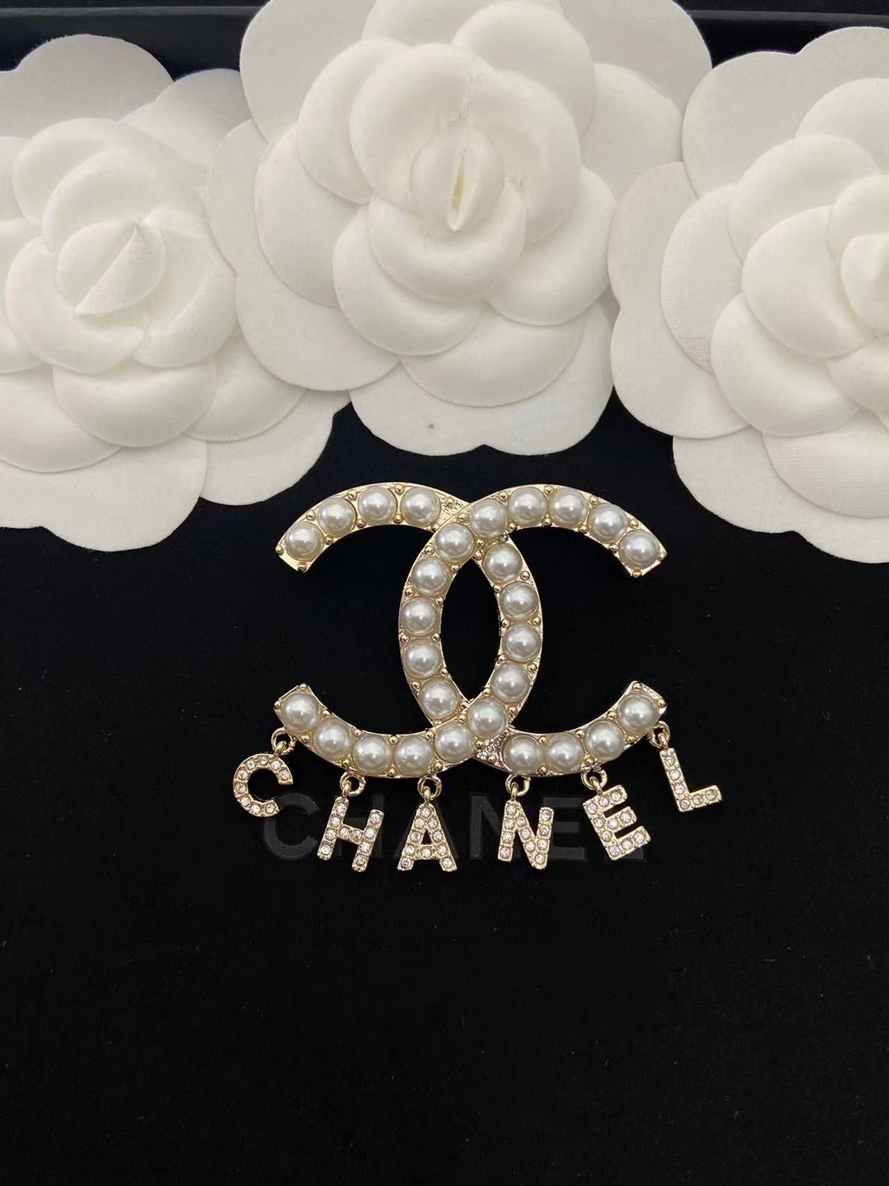 CHANE1 CC パールタッセルブローチ【50％割引+送料無料】