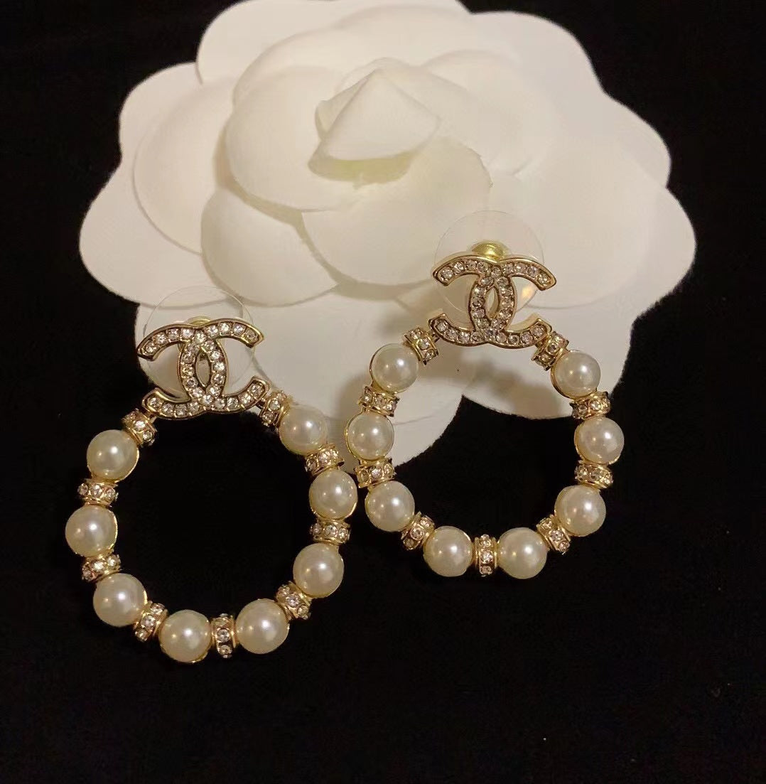 CHANE1 パールとダイヤモンドのサークル スタッド ピアス【 50％割引+送料無料】