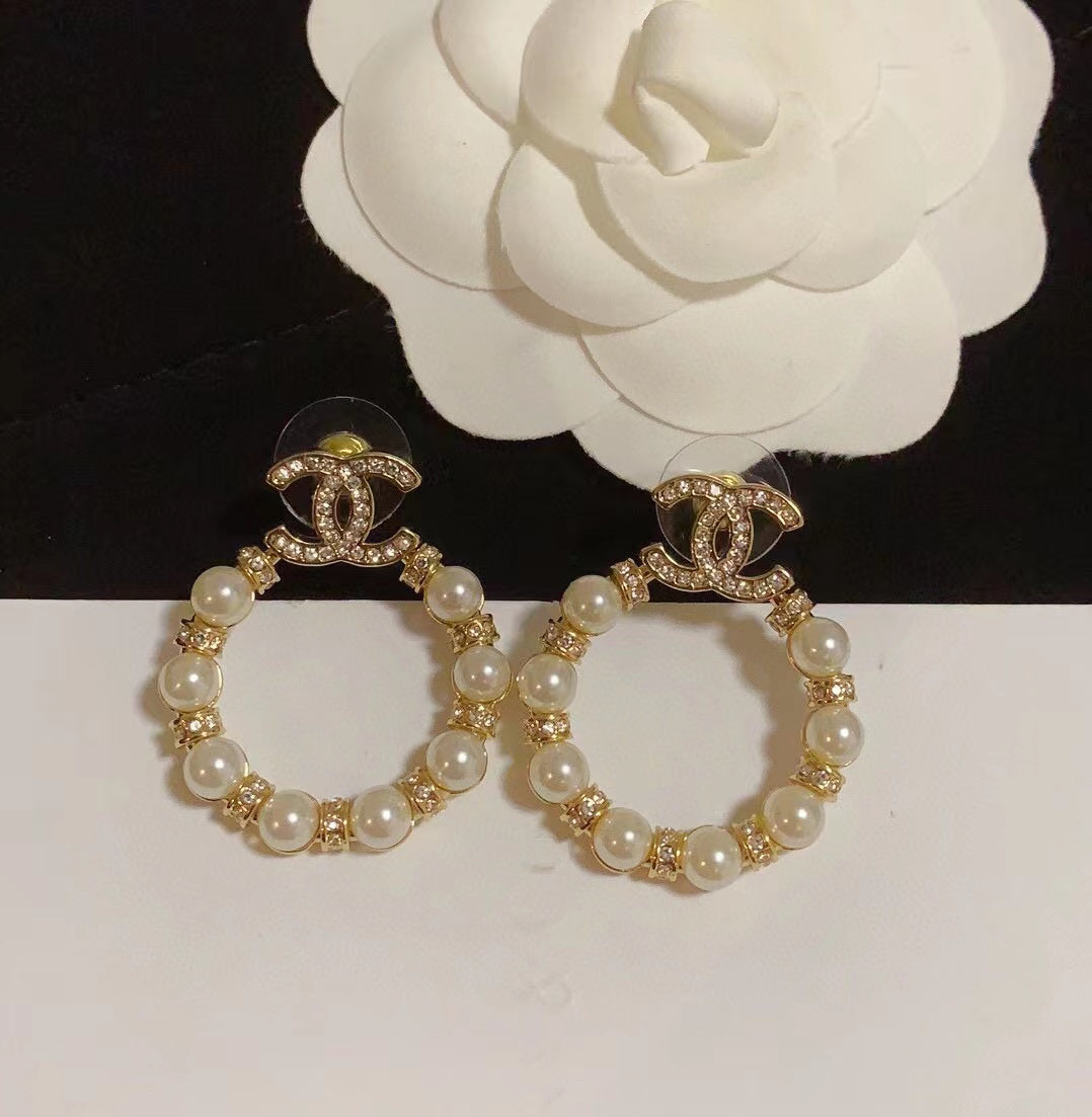 CHANE1 パールとダイヤモンドのサークル スタッド ピアス【 50％割引+送料無料】