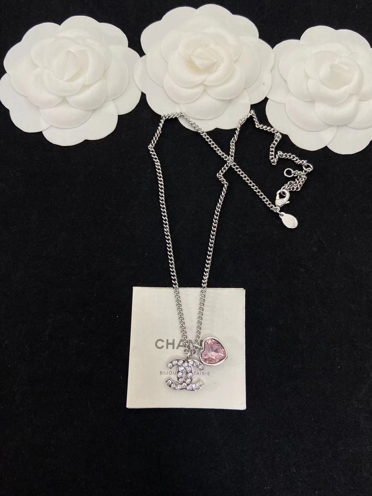 CHANE1 CC ピンク ハート ネックレス【 50％割引+送料無料】