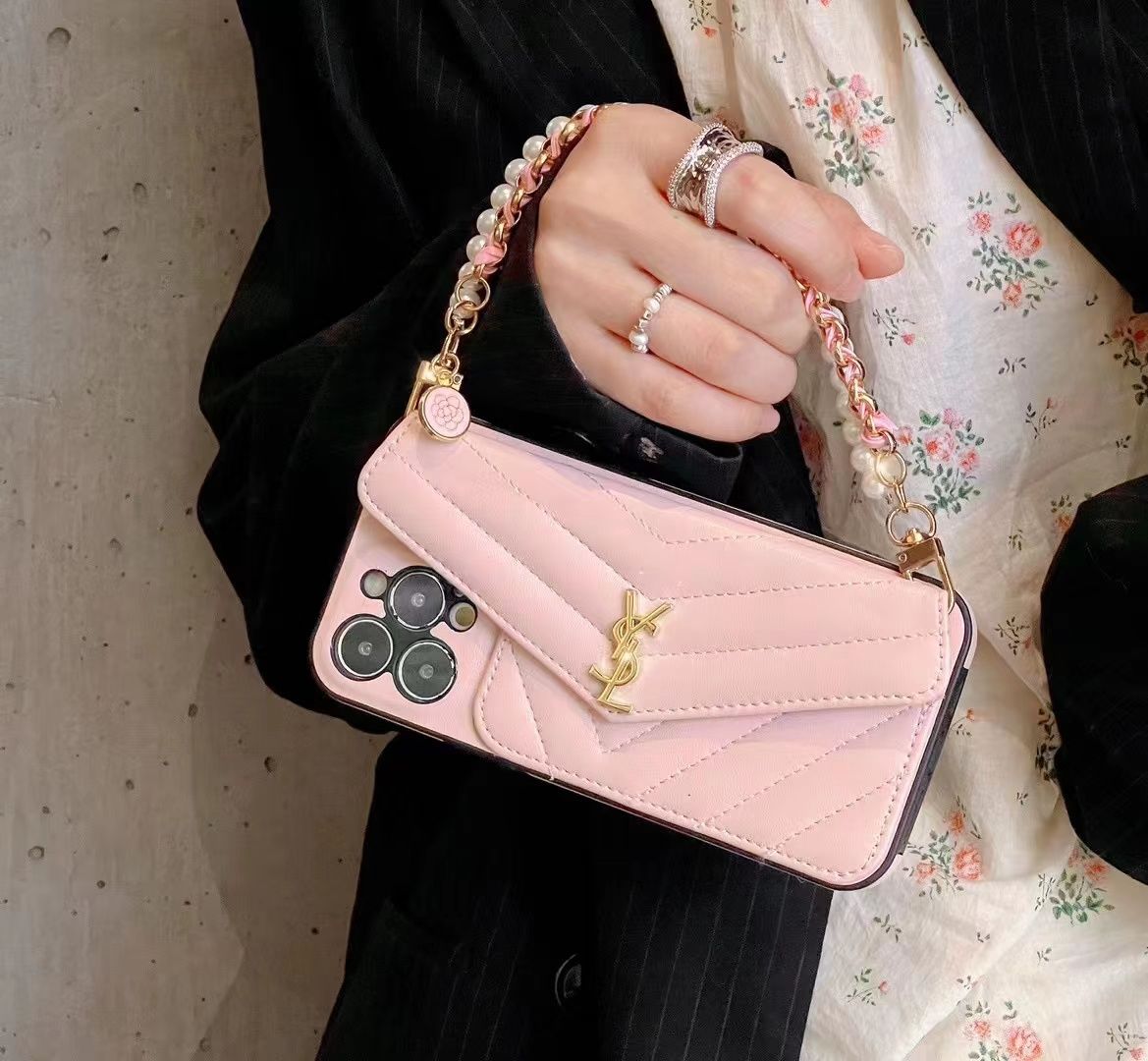 【YSI 】レザーパールチェーン電話ケース📱【50％割引+送料無料】