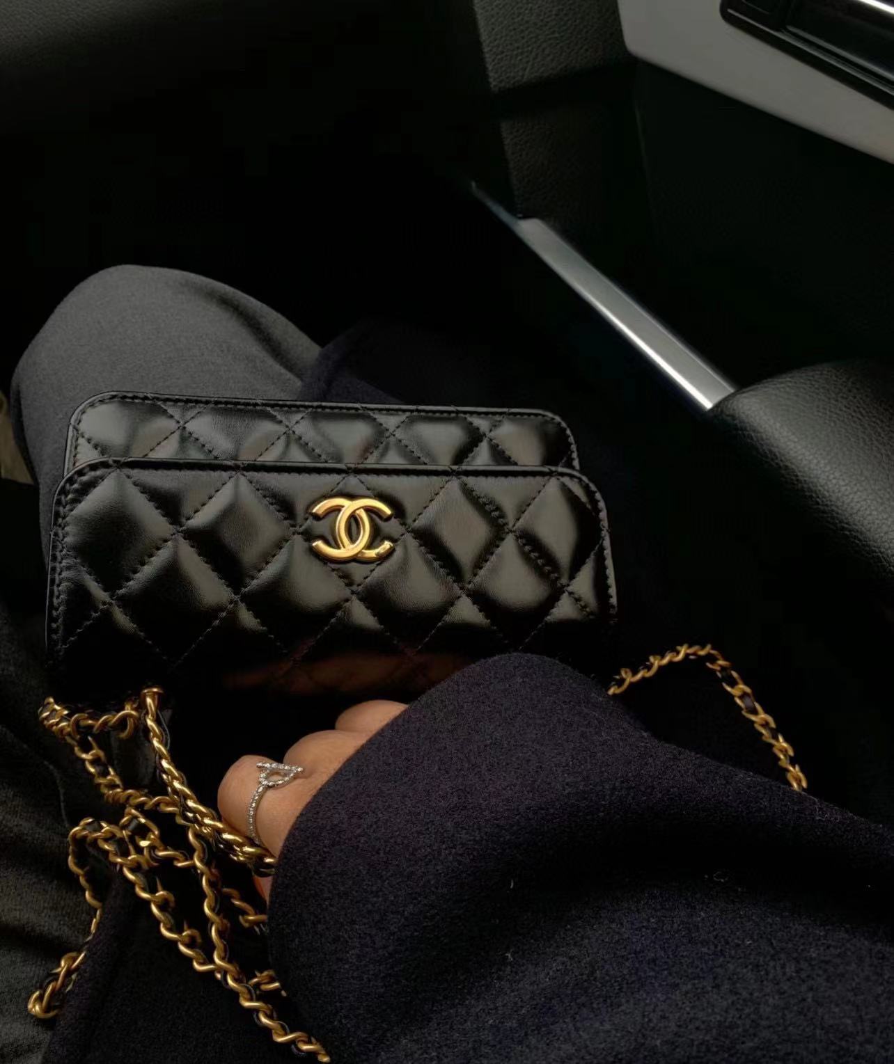 CHANE1 メタルロゴ ポータブル ショルダーバッグ【50％割引+送料無料】