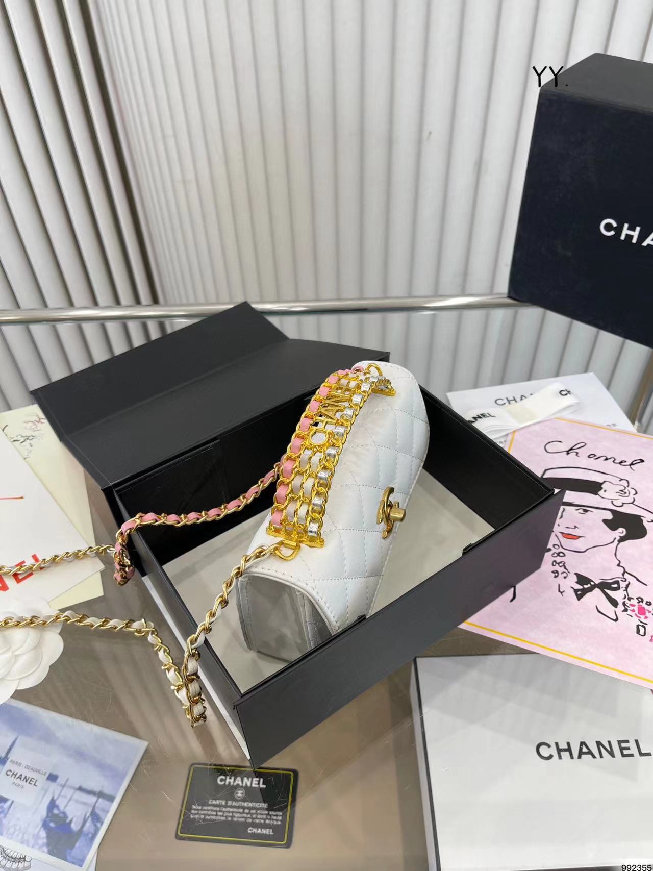 CHANE1 メタルロゴ ポータブル ショルダーバッグ【50％割引+送料無料】