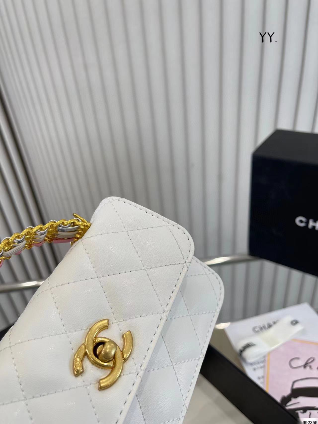 CHANE1 メタルロゴ ポータブル ショルダーバッグ【50％割引+送料無料】