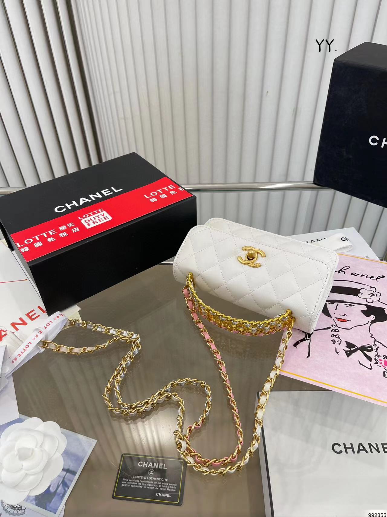 CHANE1 メタルロゴ ポータブル ショルダーバッグ【50％割引+送料無料】