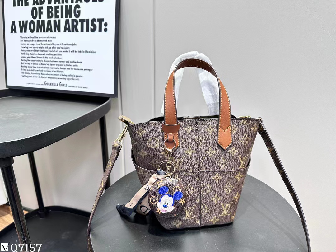 LV老眼バケットバッグ 13×22×19cm【50％割引+送料無料】