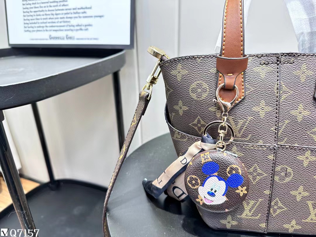 LV老眼バケットバッグ 13×22×19cm【50％割引+送料無料】