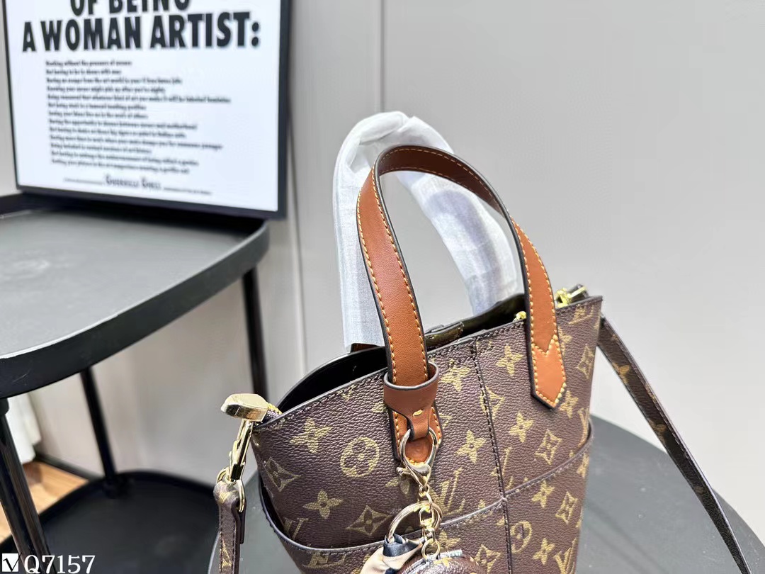 LV老眼バケットバッグ 13×22×19cm【50％割引+送料無料】