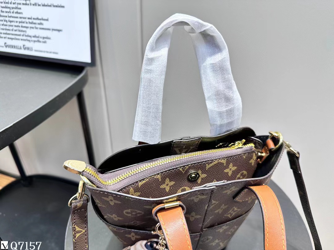 LV老眼バケットバッグ 13×22×19cm【50％割引+送料無料】