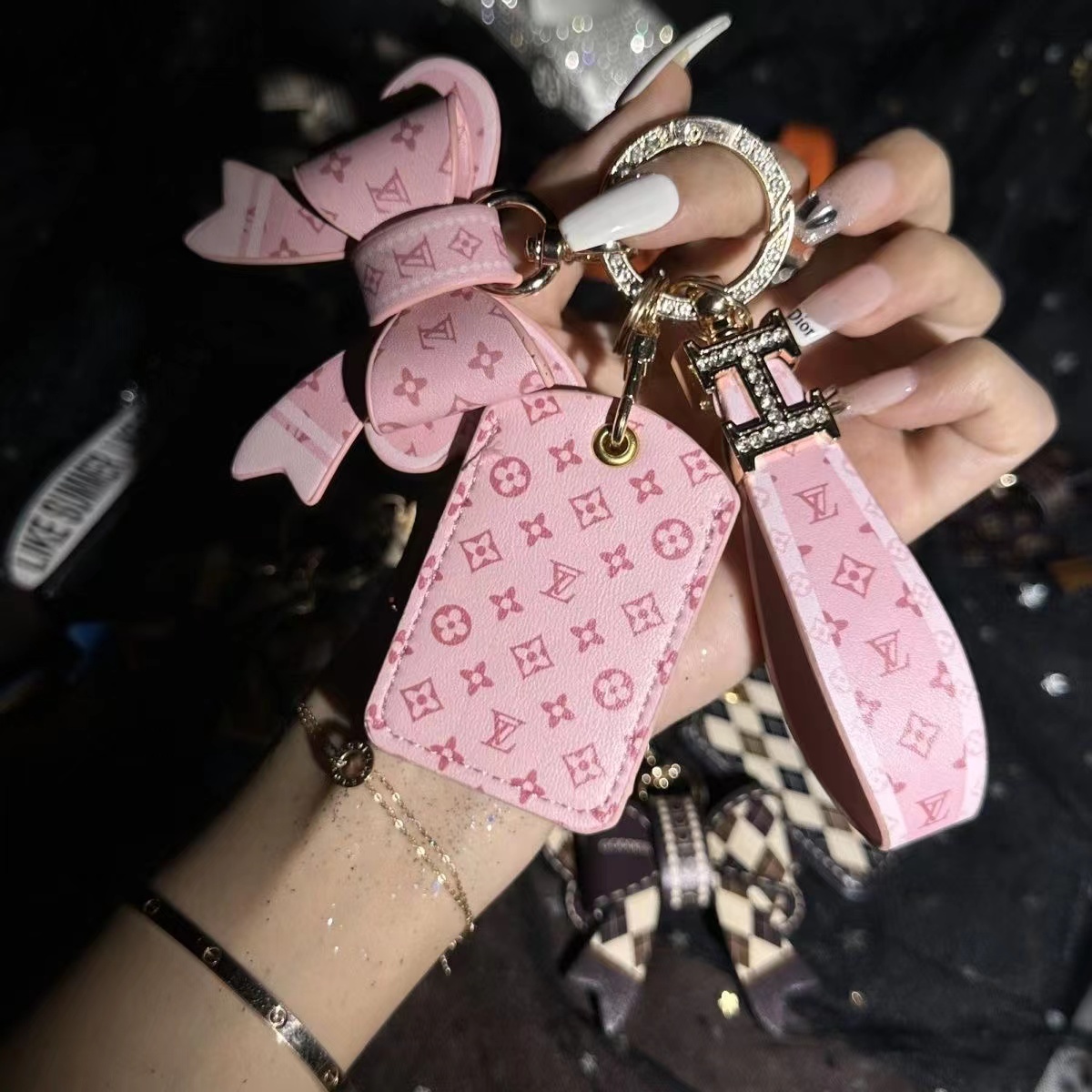 絶妙なキーホルダー【 50％割引+送料無料】