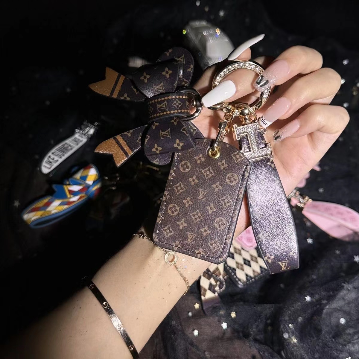 絶妙なキーホルダー【 50％割引+送料無料】