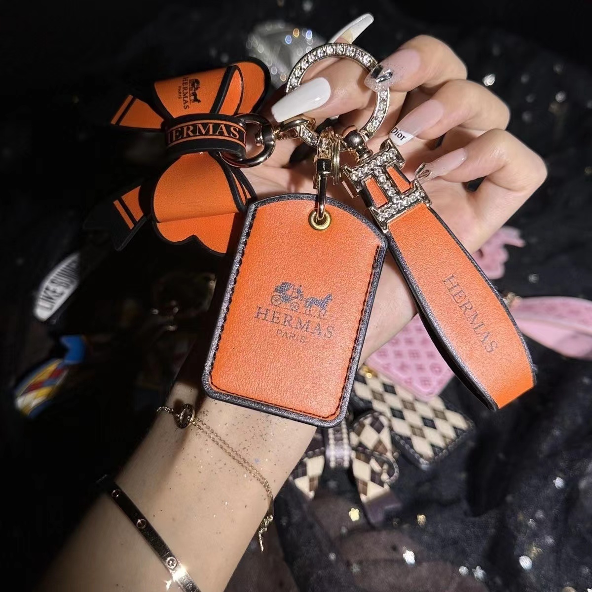 絶妙なキーホルダー【 50％割引+送料無料】