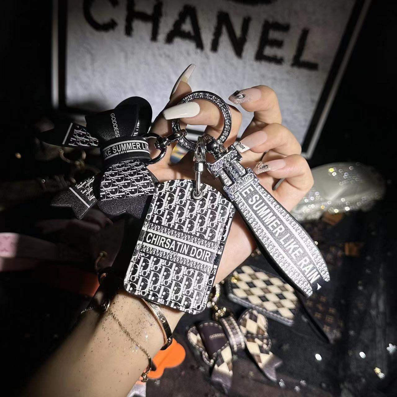 絶妙なキーホルダー【 50％割引+送料無料】