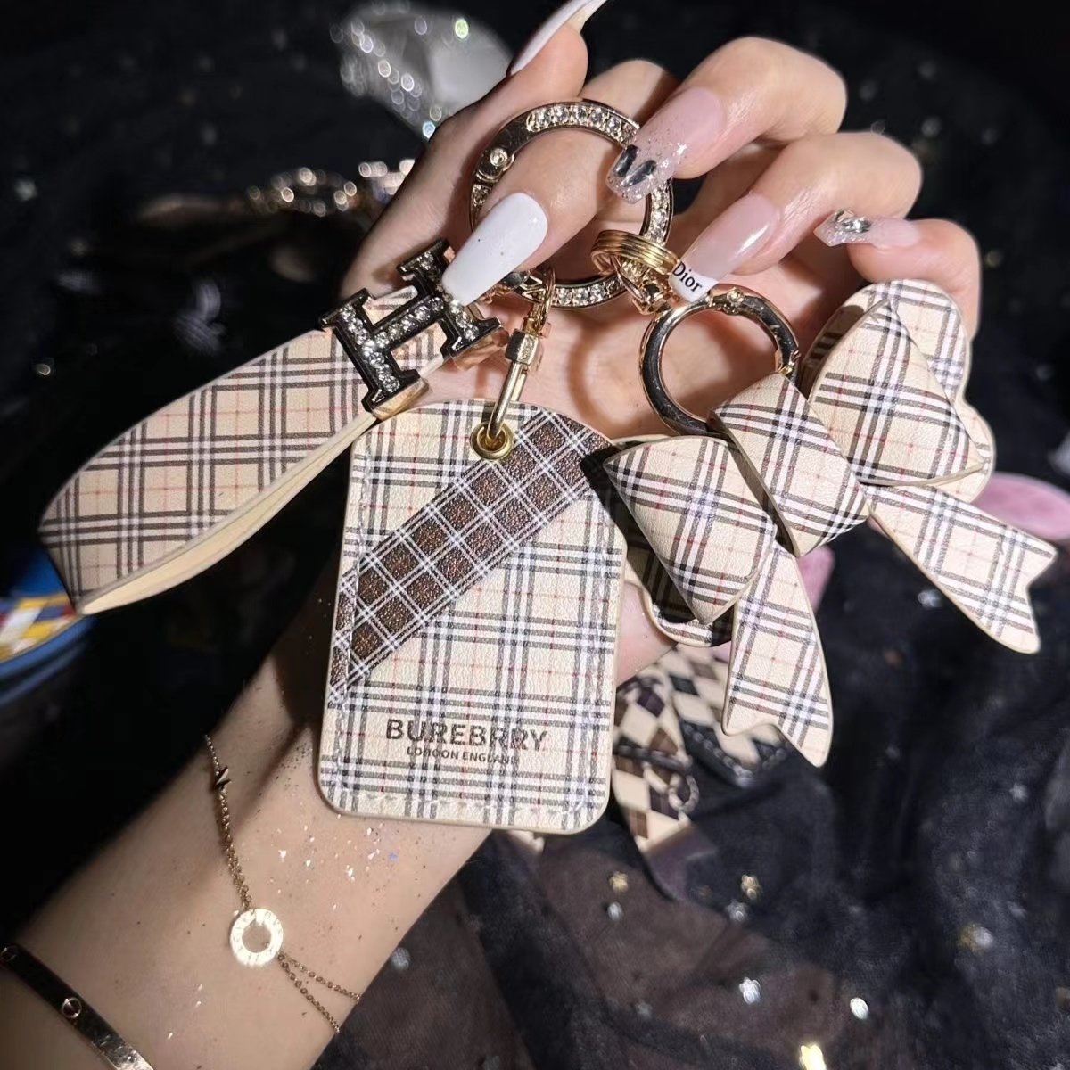 絶妙なキーホルダー【 50％割引+送料無料】