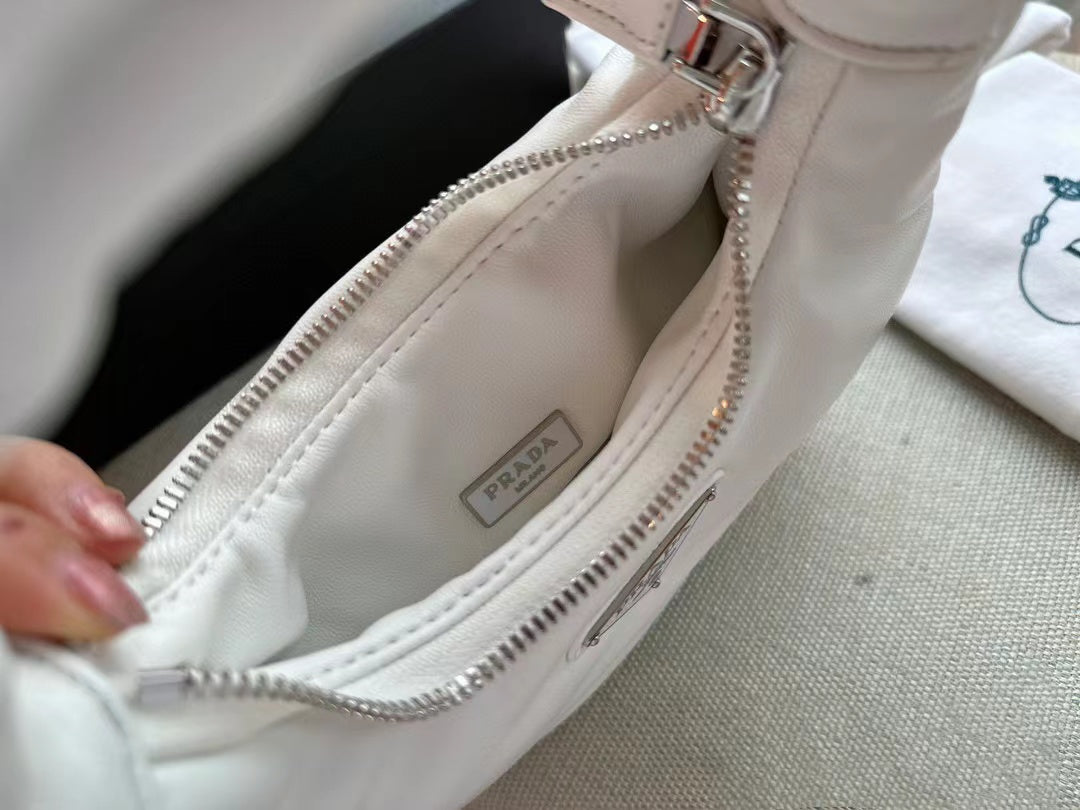 PR4DA 牛革脇下バッグ【50％割引+送料無料】