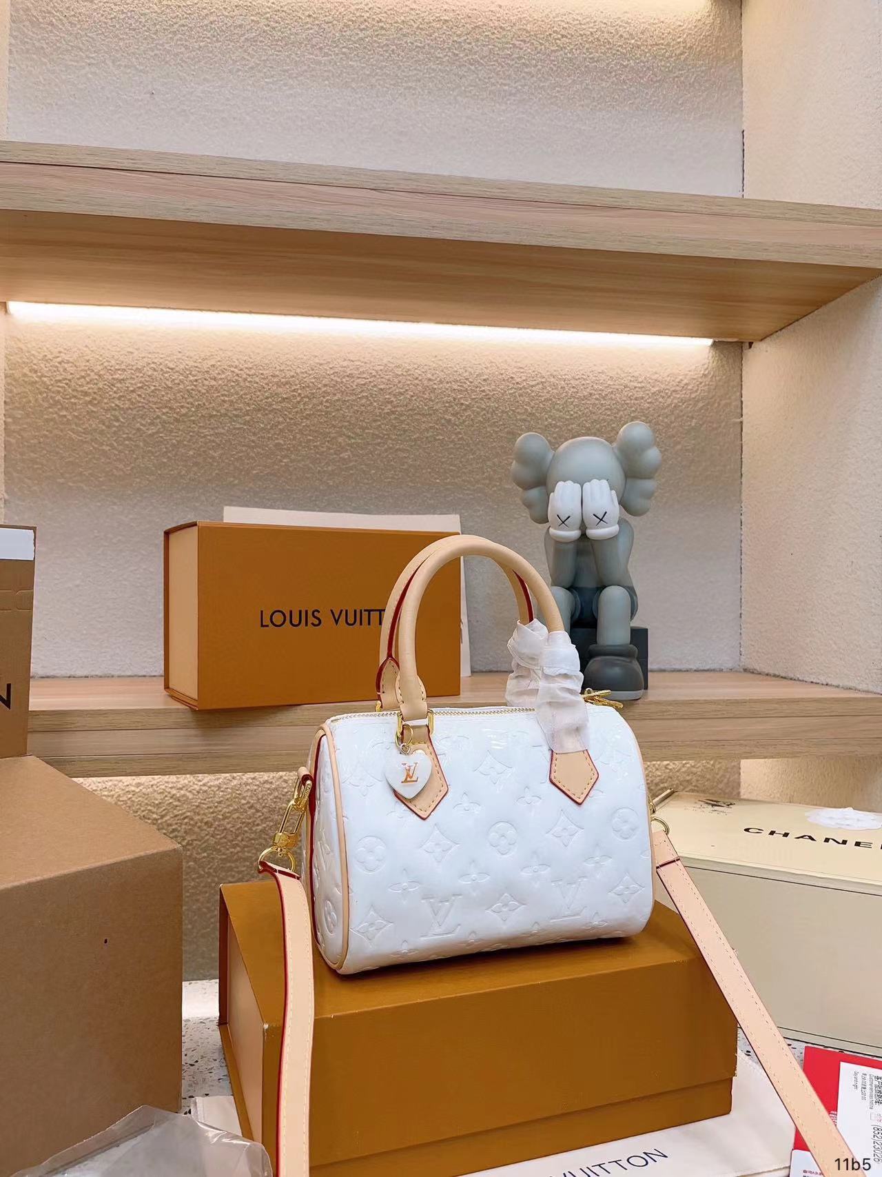 LVパテントハートチャームトートバッグ【50％割引+送料無料】