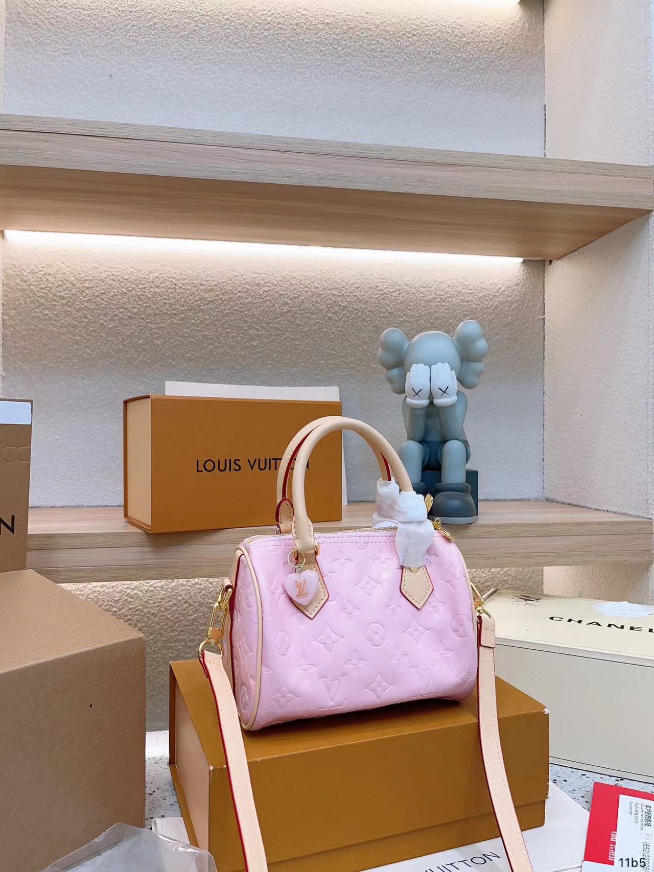 LVパテントハートチャームトートバッグ【50%割引+送料無料】