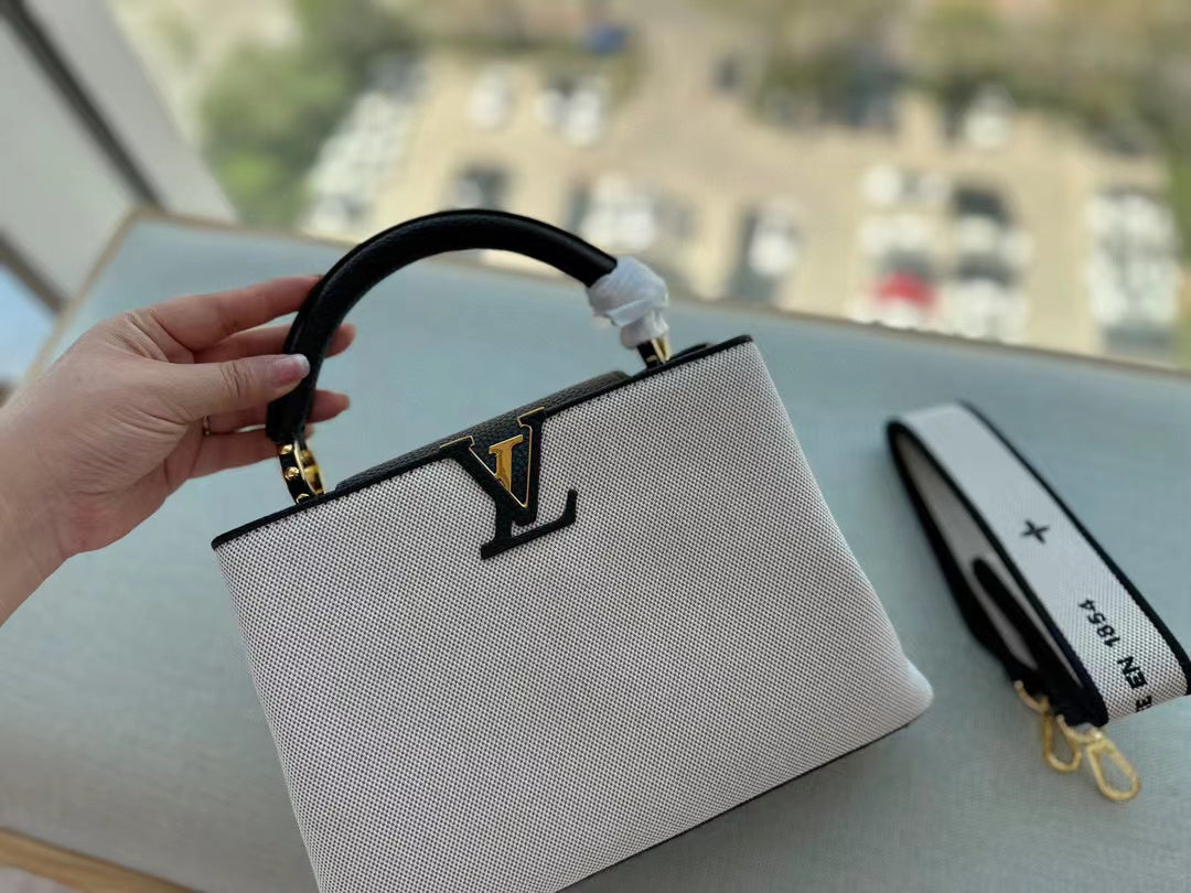 LV Capucines キャンバスショルダーバッグ【50％割引+送料無料】