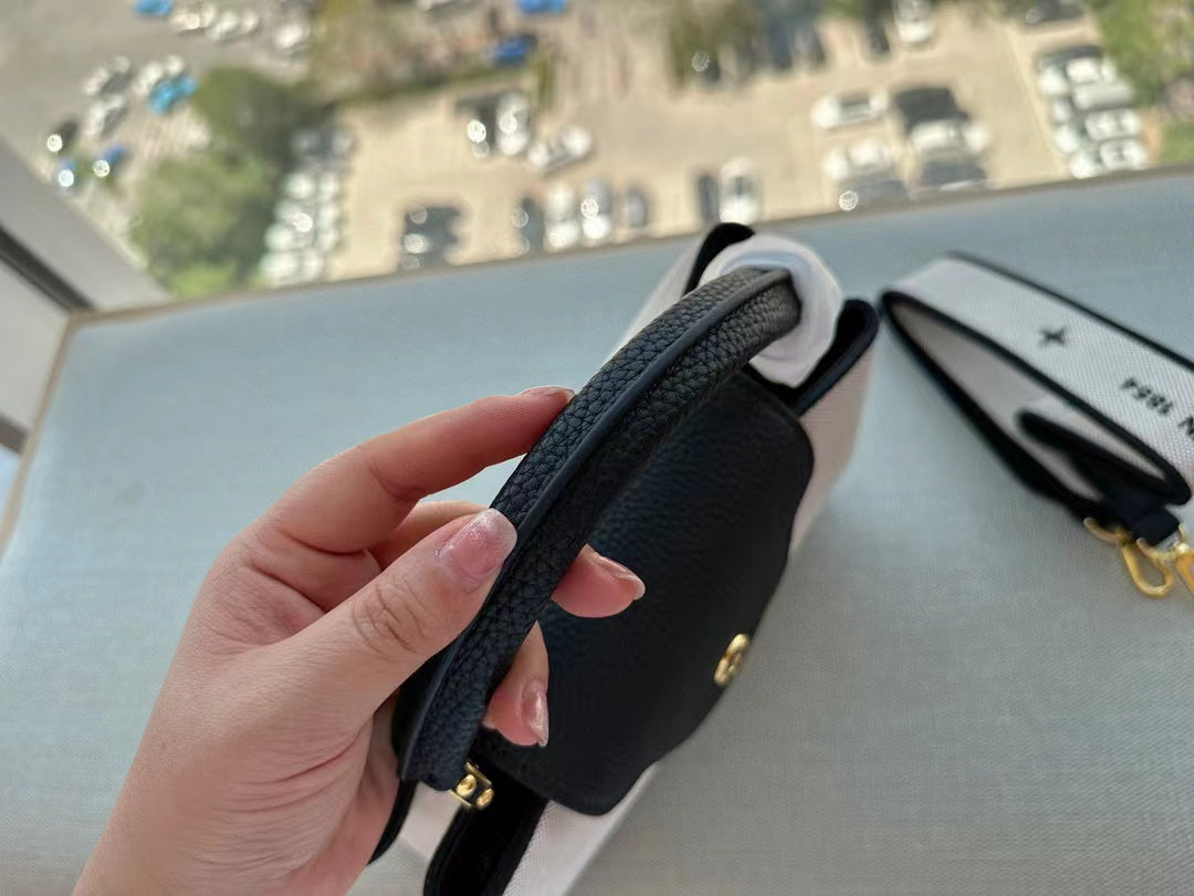 LV Capucines キャンバスショルダーバッグ【50％割引+送料無料】