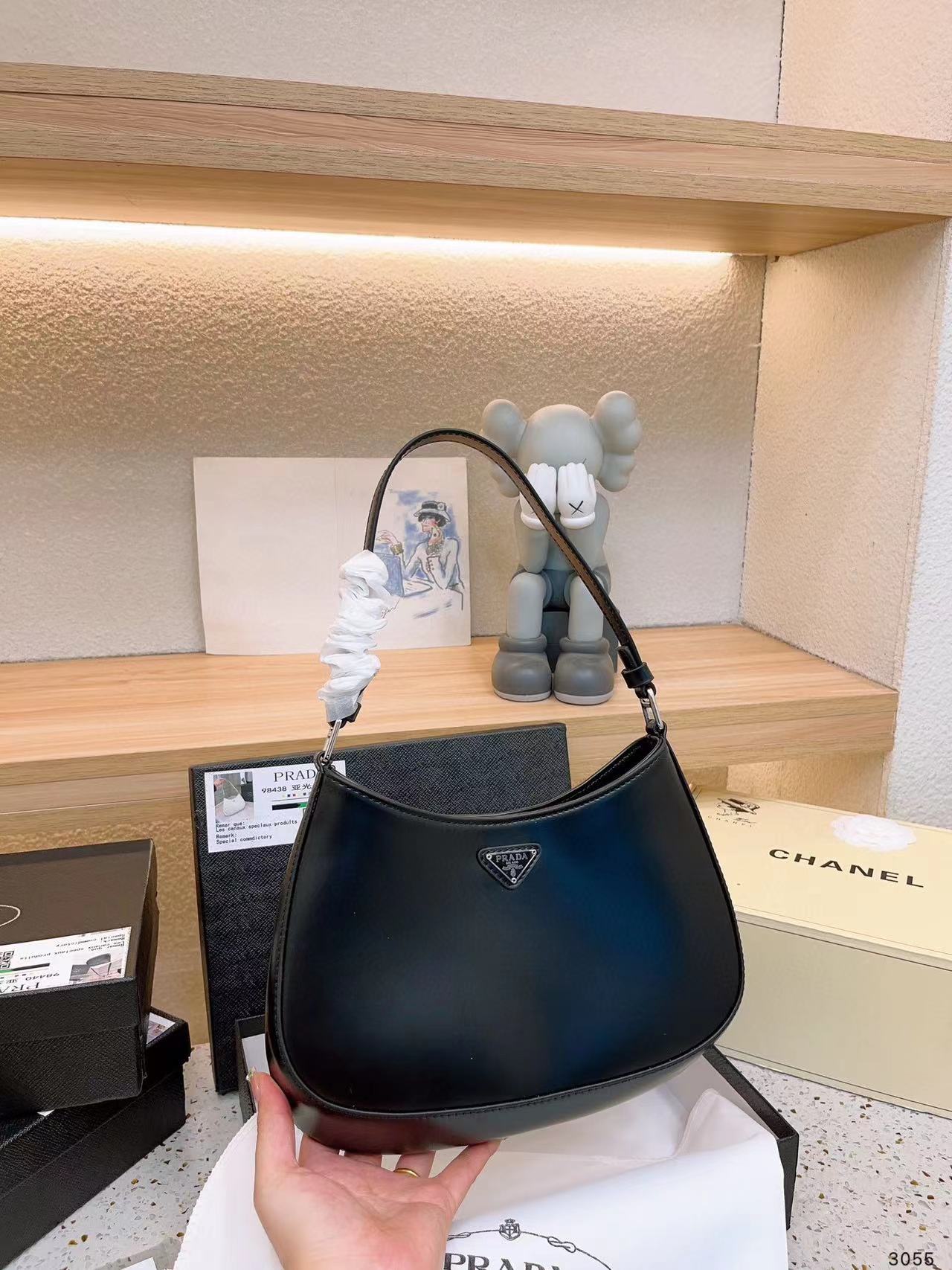 PR4DA レザー アンダーアーム バッグ【50％割引+送料無料】