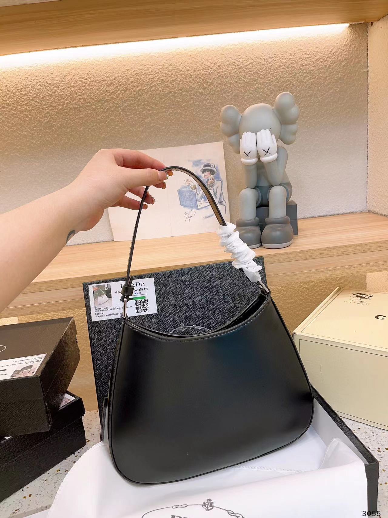 PR4DA レザー アンダーアーム バッグ【50％割引+送料無料】