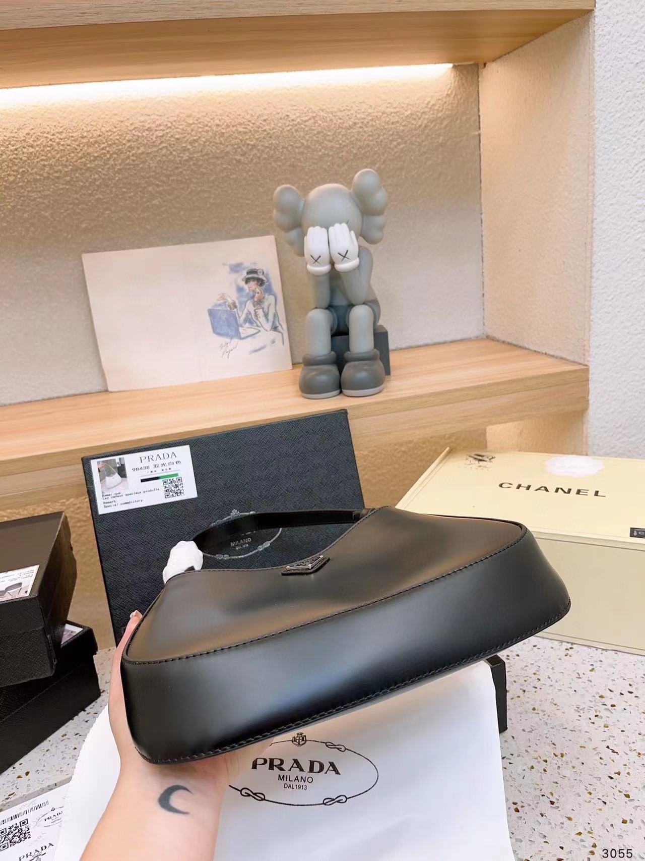 PR4DA レザー アンダーアーム バッグ【50％割引+送料無料】