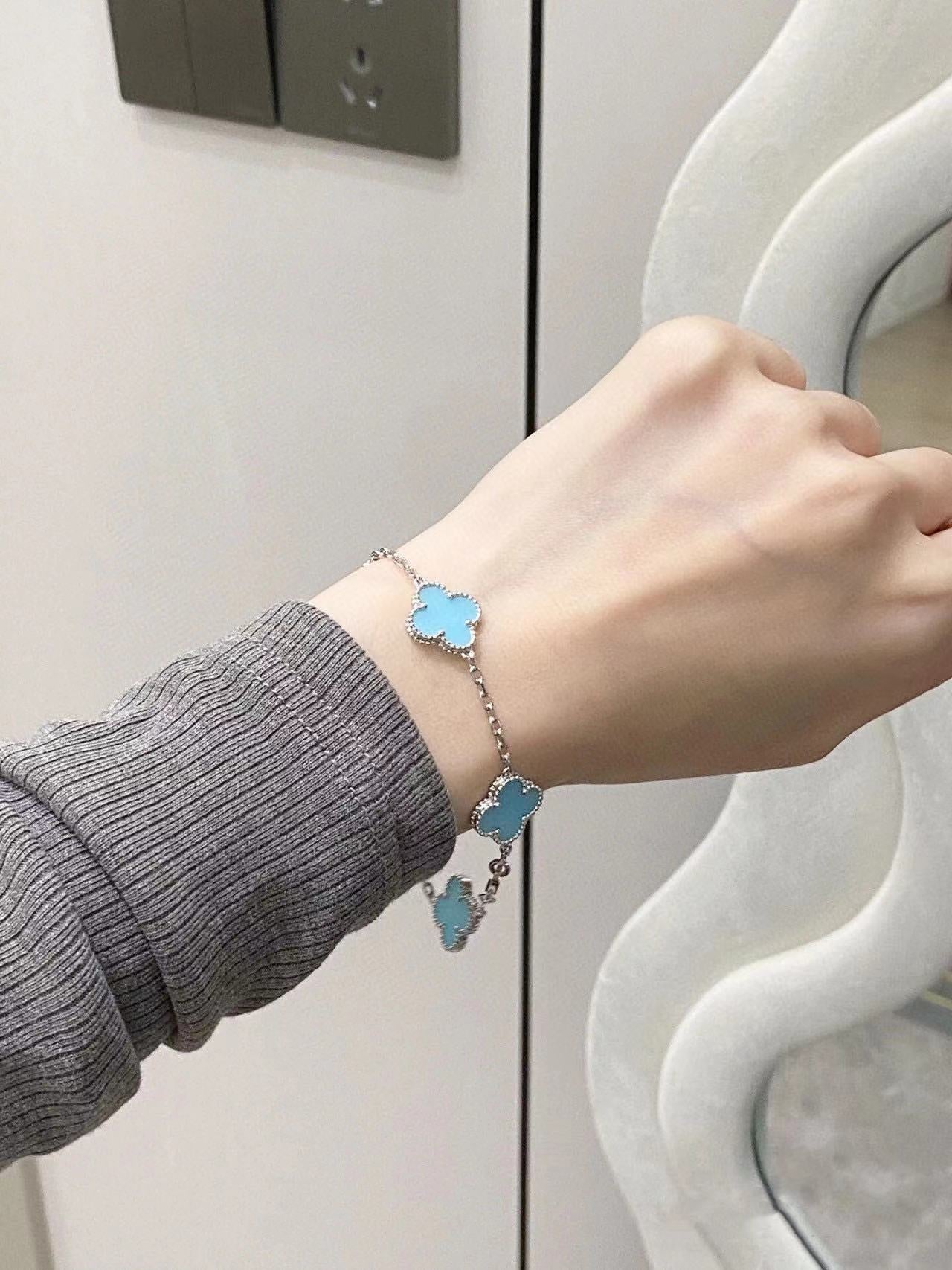 Van c1eef & Arpels ファイブ フラワーズ グリーン ブレスレット【50％割引+送料無料】