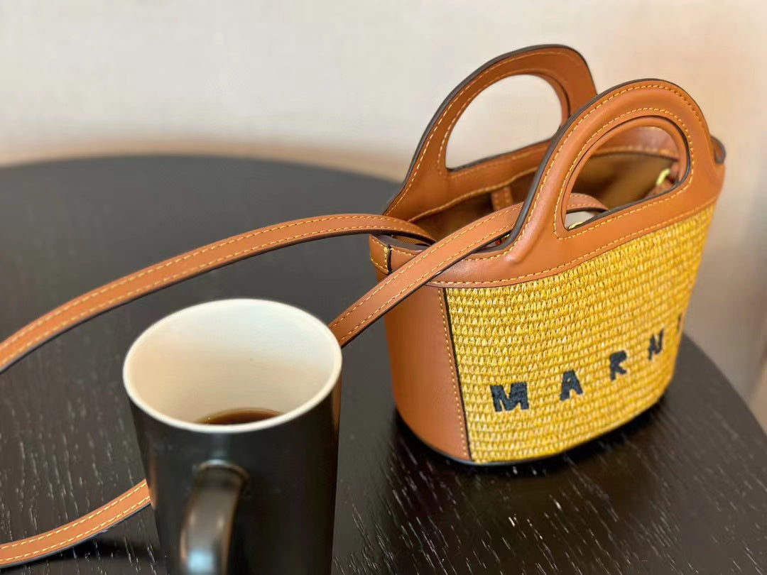 Marni ポータブルショルダーメッセンジャーバッグ【50％割引+送料無料】