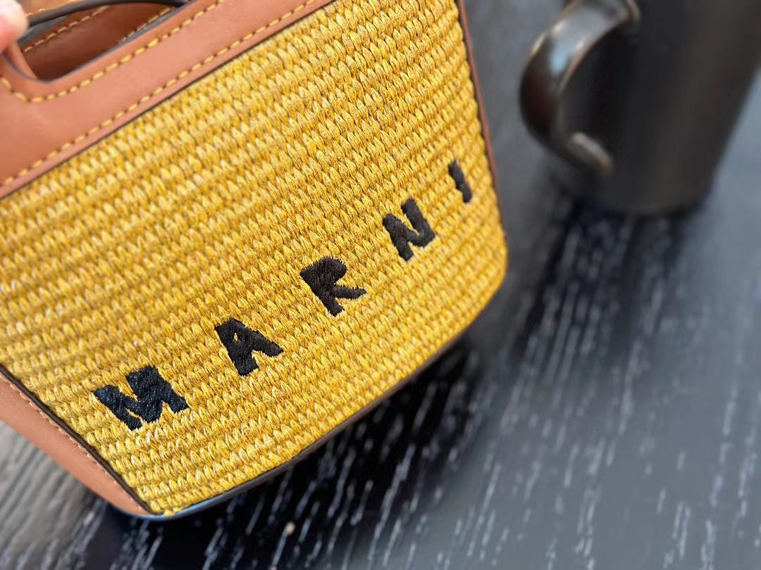 Marni ポータブルショルダーメッセンジャーバッグ【50％割引+送料無料】