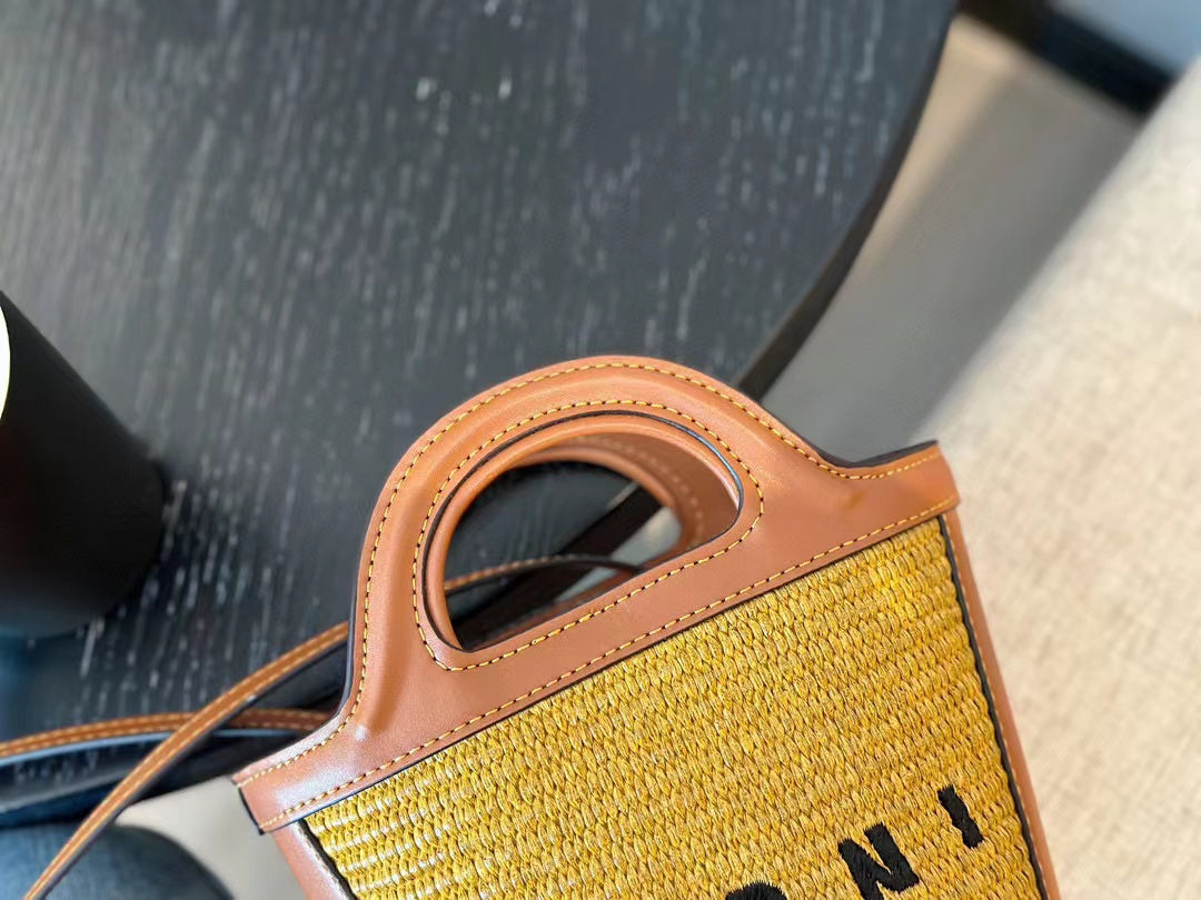 Marni ポータブルショルダーメッセンジャーバッグ【50％割引+送料無料】