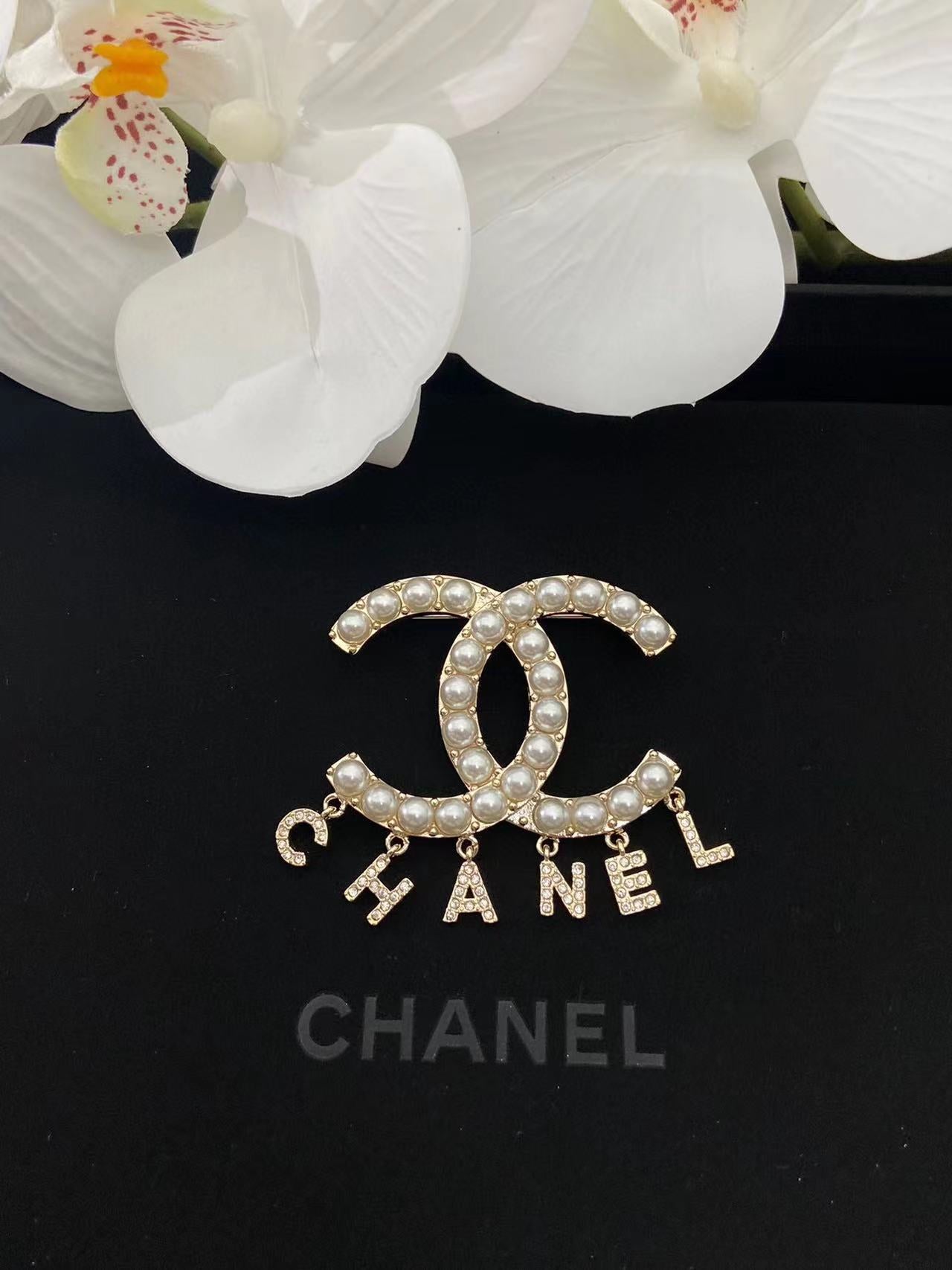 CHANE1 CC パールタッセルブローチ【50％割引+送料無料】