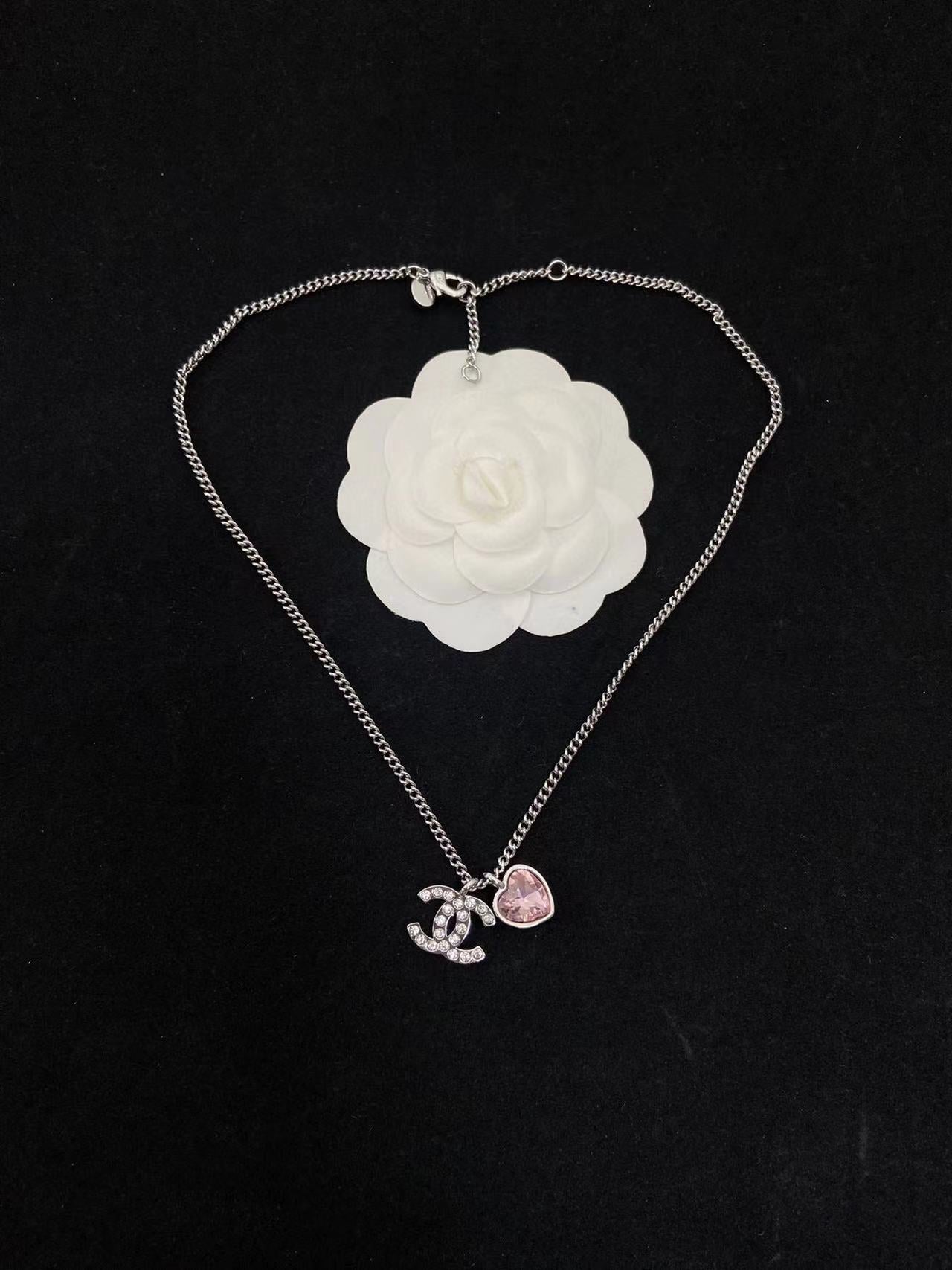 CHANE1 CC ピンク ハート ネックレス【 50％割引+送料無料】