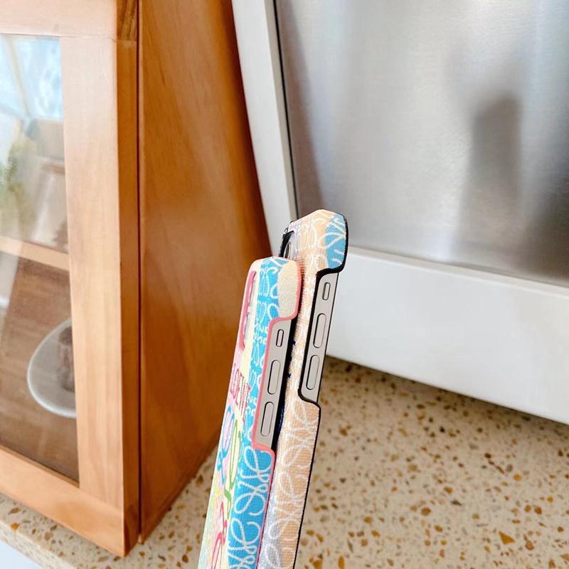 [L0EWE]23新着📿レザープリント携帯ケース📿📱パール【50％割引+送料無料】 