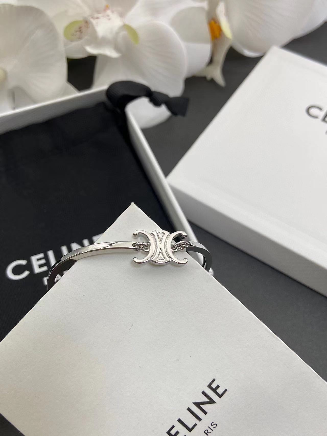 CEL1NE 凱旋門ミニマリスト ブレスレット 【50%割引+送料無料】💄