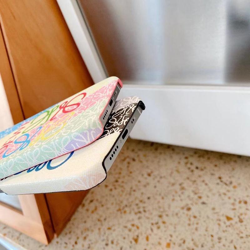 [L0EWE]23新着📿レザープリント携帯ケース📿📱パール【50％割引+送料無料】 