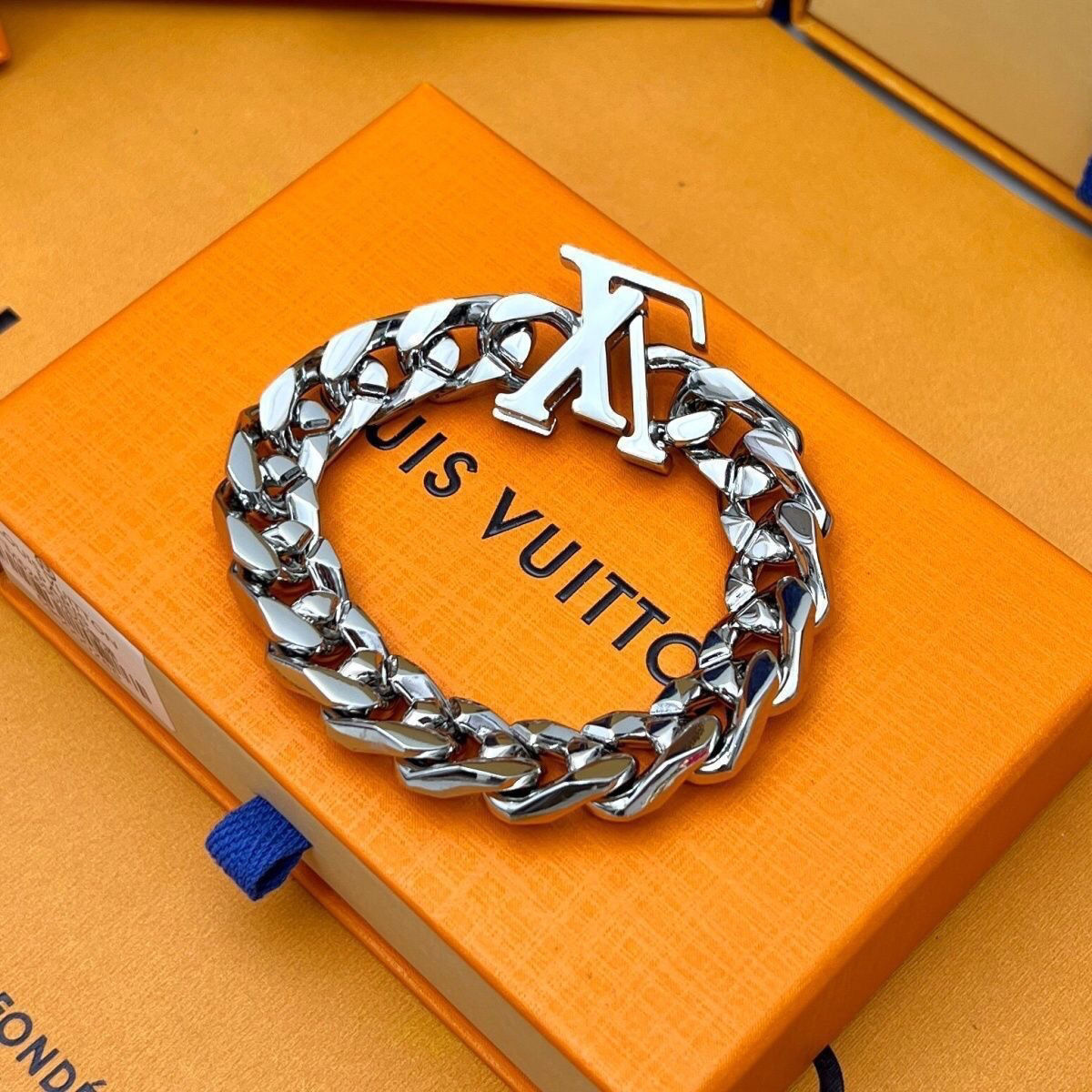 LV💍ファッショントレンドネックレス+ブレスレット【50％割引+送料無料】🎁