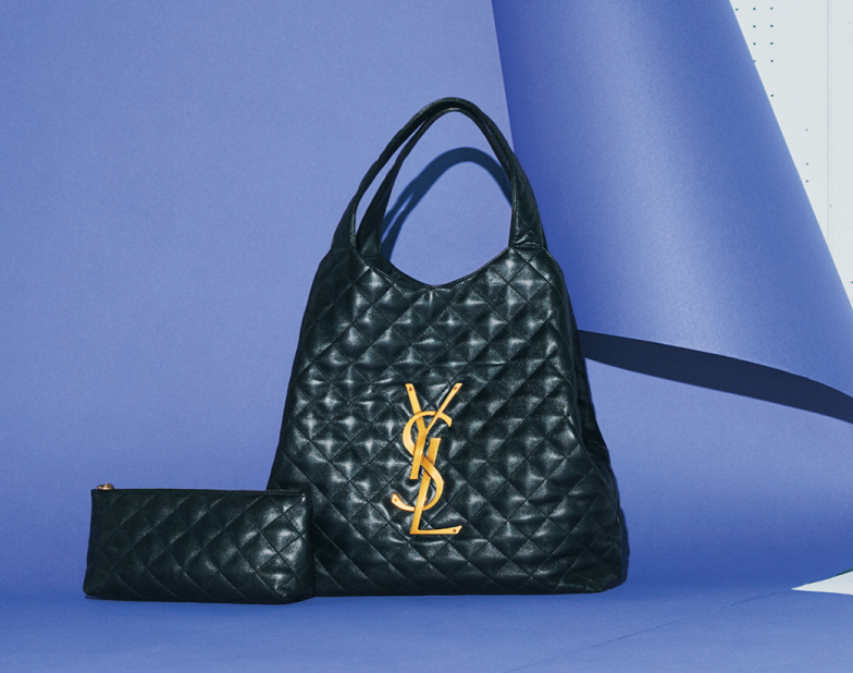 サイドを折り込むことでコンパク