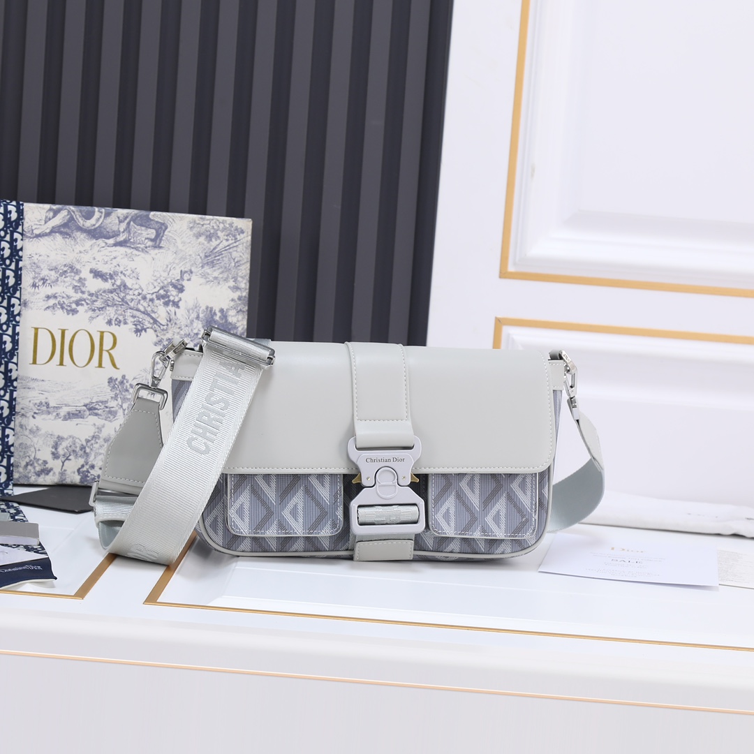 【DIOR】Dior Hit the Road  -27x17x9cm-2色
