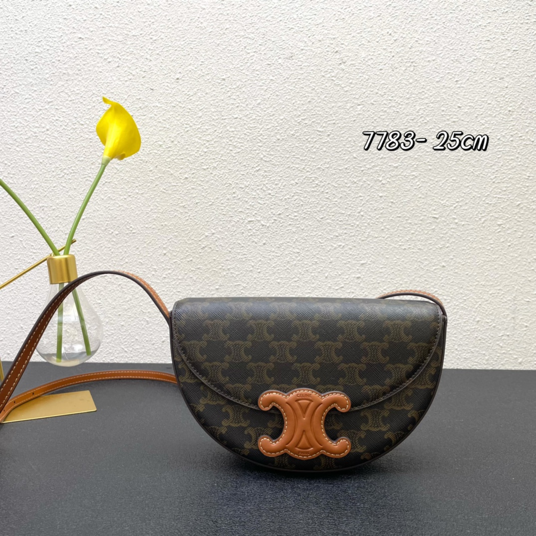 【CELINE】BESACE TRIOMPHE 23 X 13.5 X 6cm