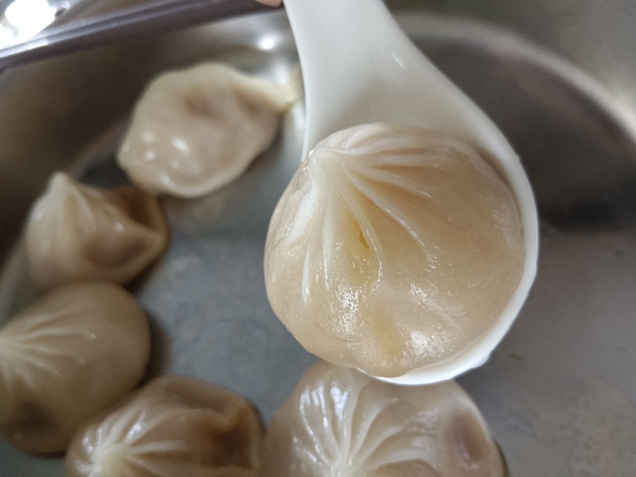 Handmade Xiao Long Bao 猪肉灌汤小笼包（纯手工制作）