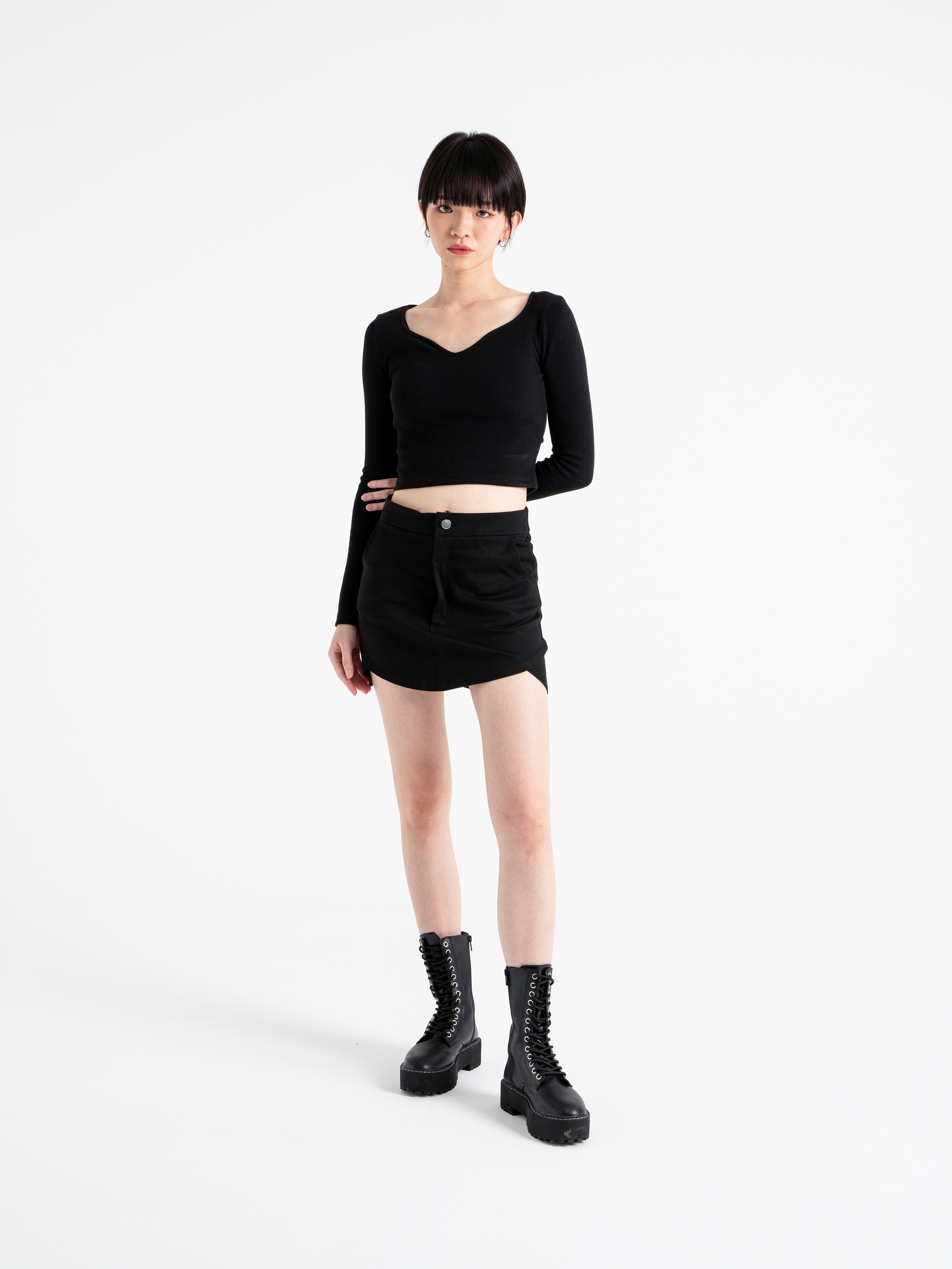 Neucvr Classic - Curved Line Mini Skirt (Black)
