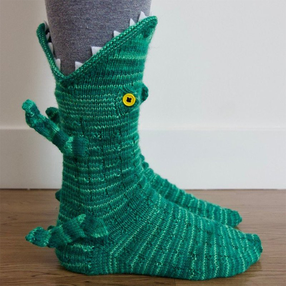 Crocodile knit socks