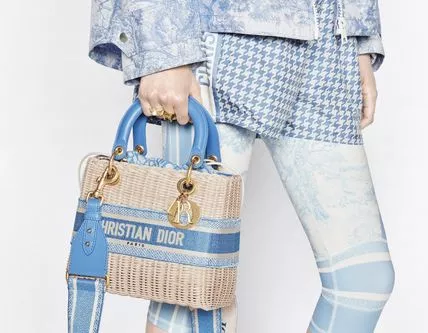 【DIOR直営】新作！ミディアム LADY DIOR