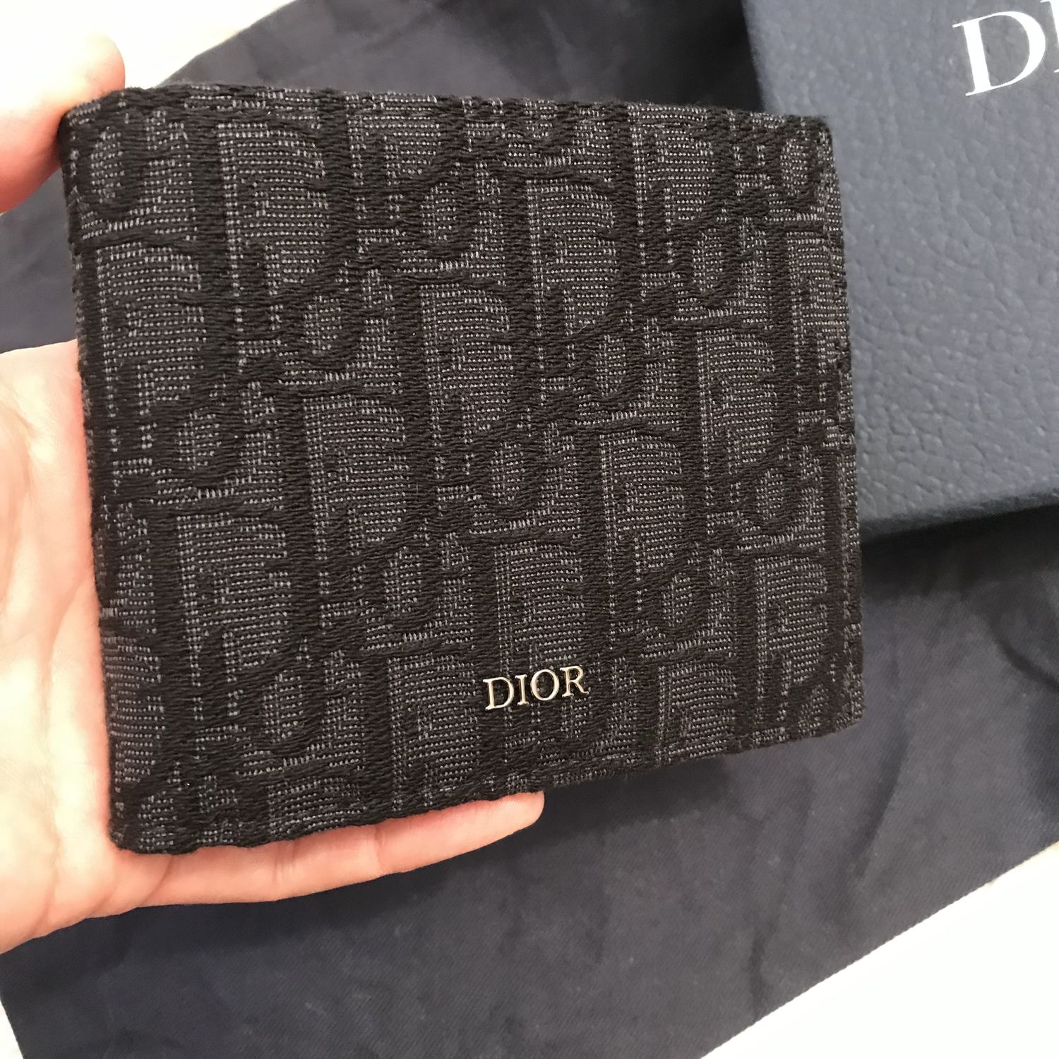 入手困難！【Dior】Oblique コインケース付き２つ折りスリム財布 (Dior/折りたたみ財布) 77465329【BUYMA】