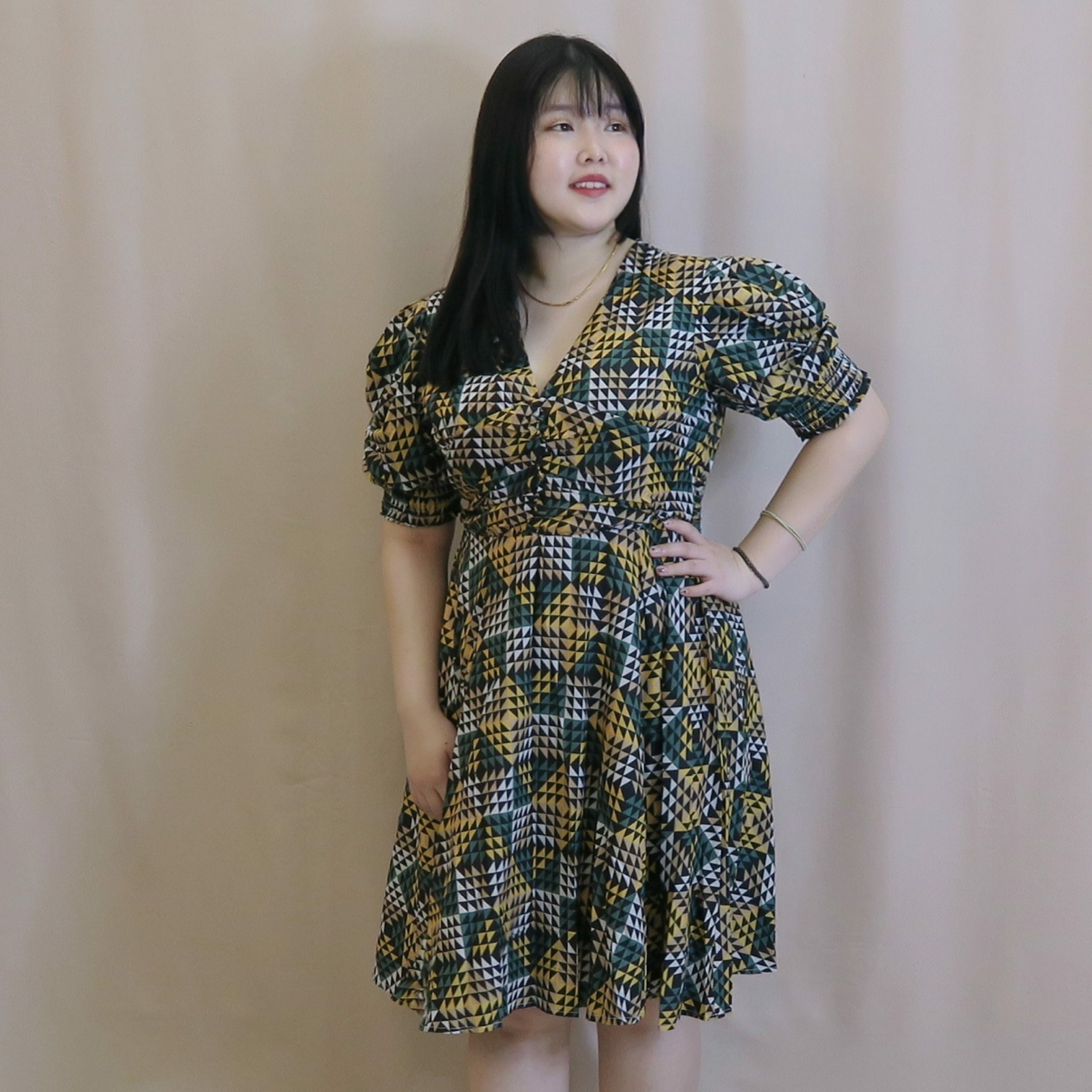 JEZREEL GEOMETRIC DRESS – GREEN