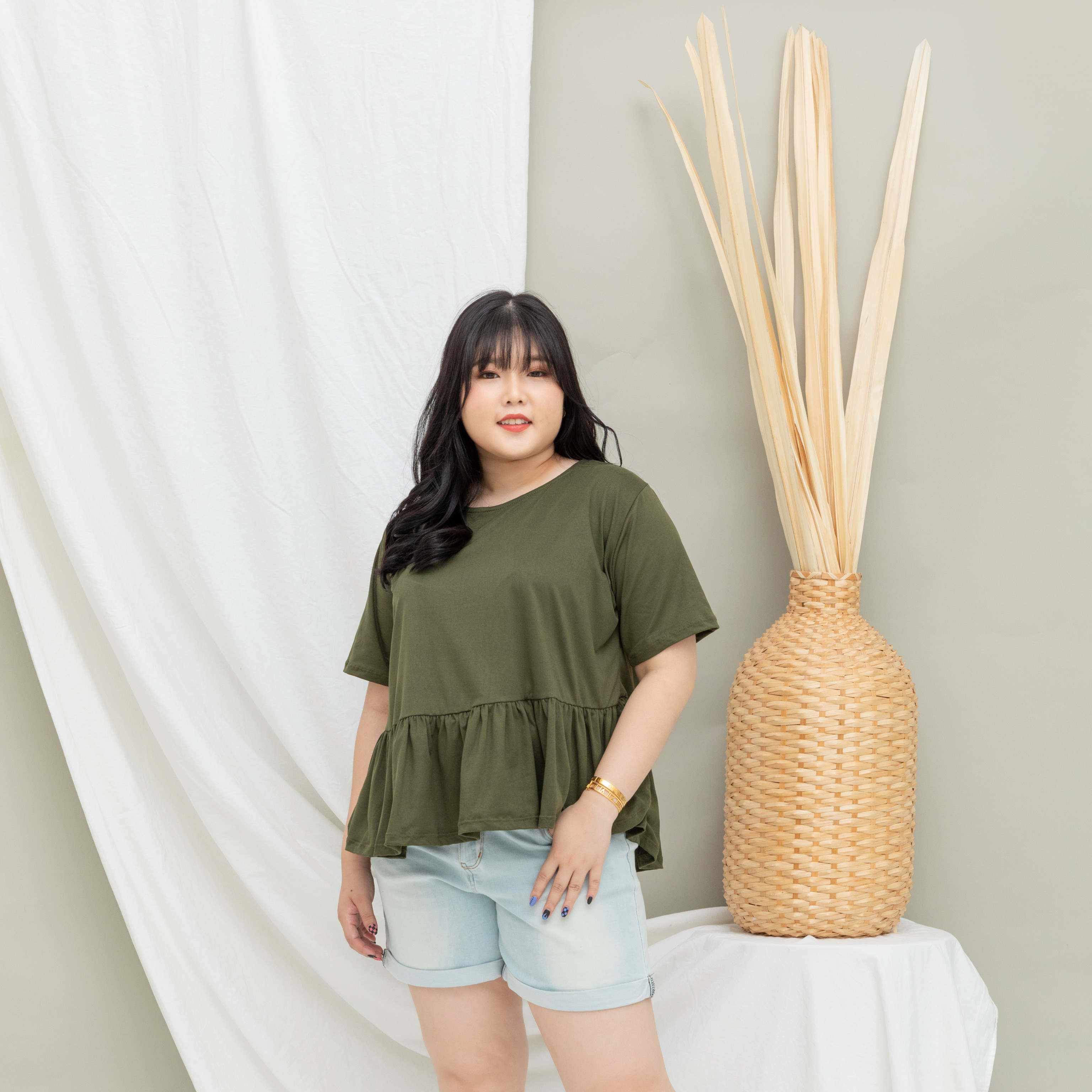 QUINCY LANDY TOP - ARMY GREEN